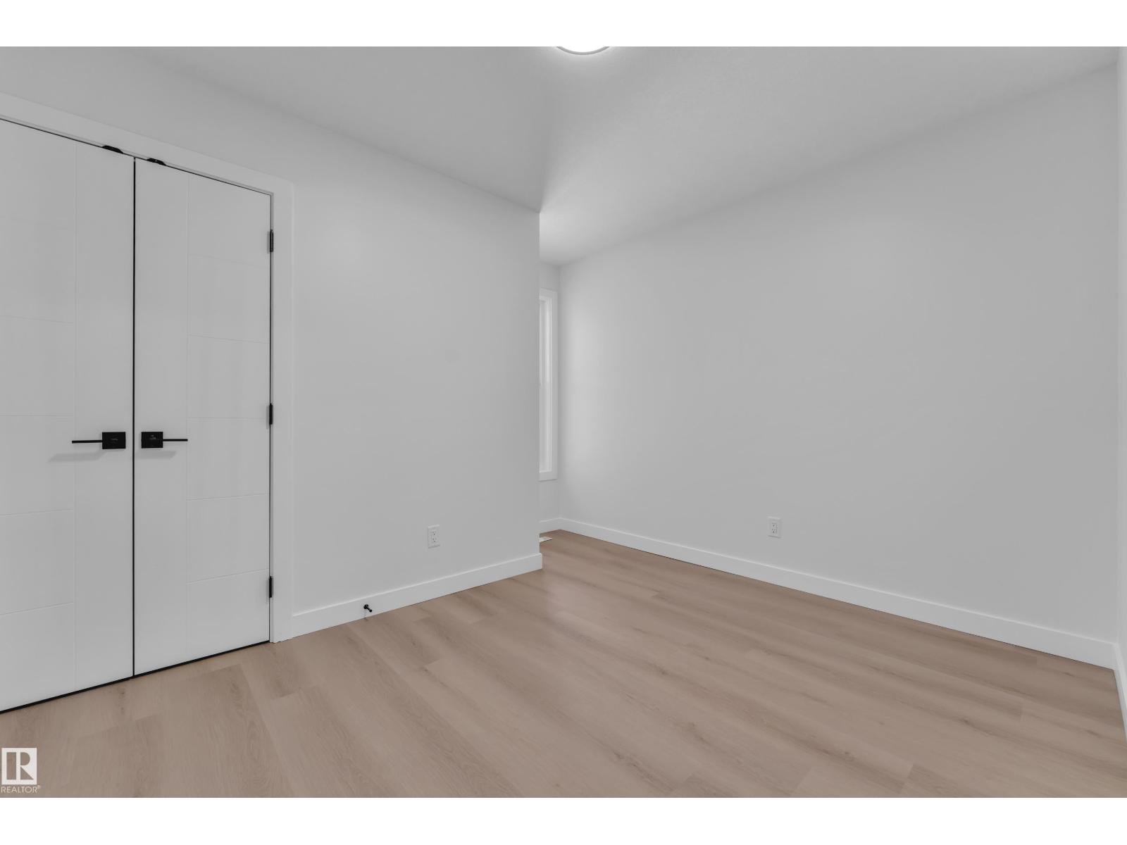 11615 24 AV NW - 22