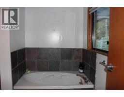 1472 Pipeline Road, Coquitlam, BC V3E2X1 Photo 19