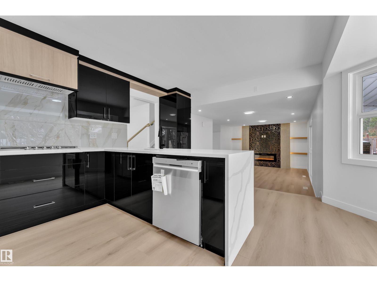 11615 24 AV NW - 11