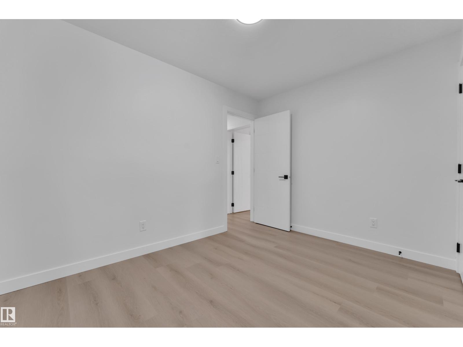 11615 24 AV NW - 23