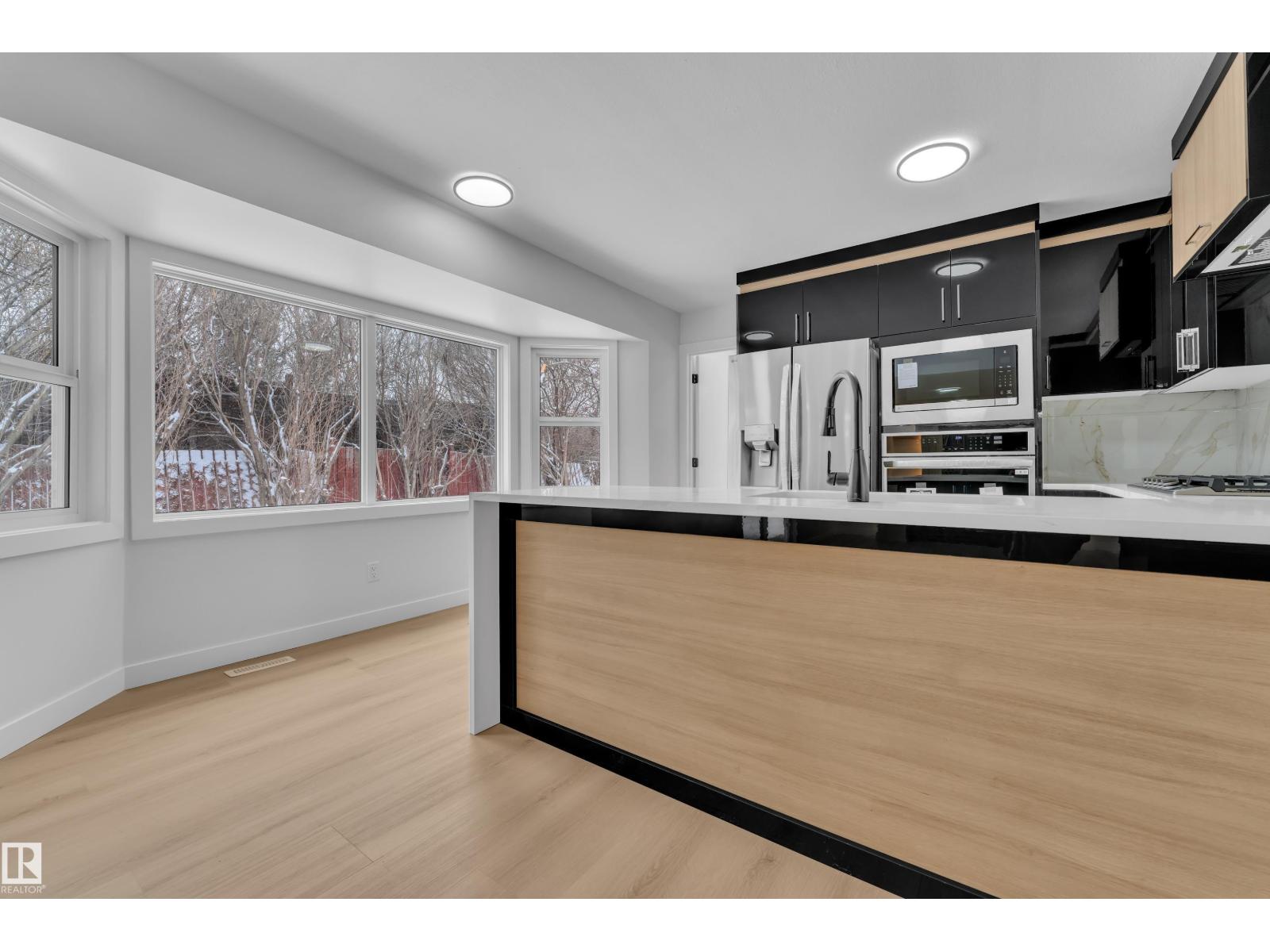 11615 24 AV NW - 15