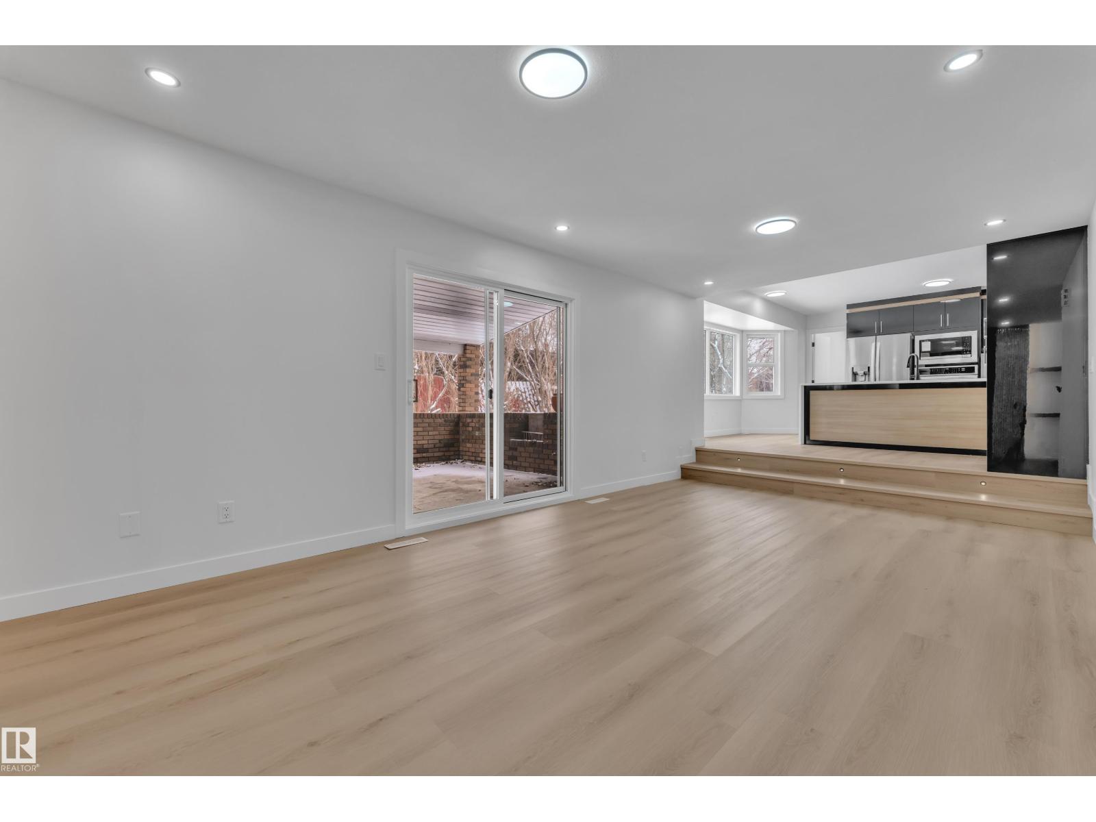 11615 24 AV NW - 17