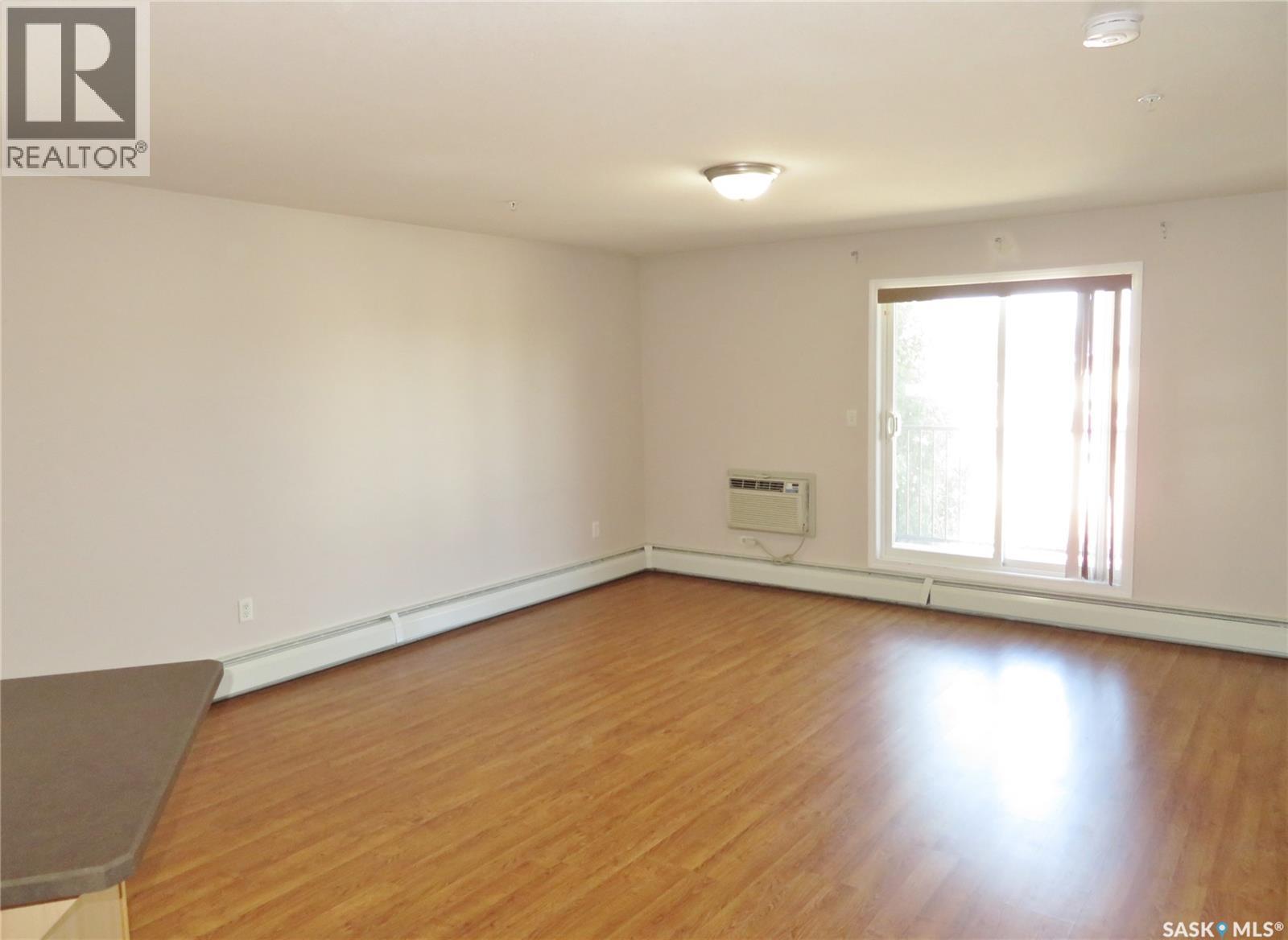 214 100 1st AVENUE N - photo 5