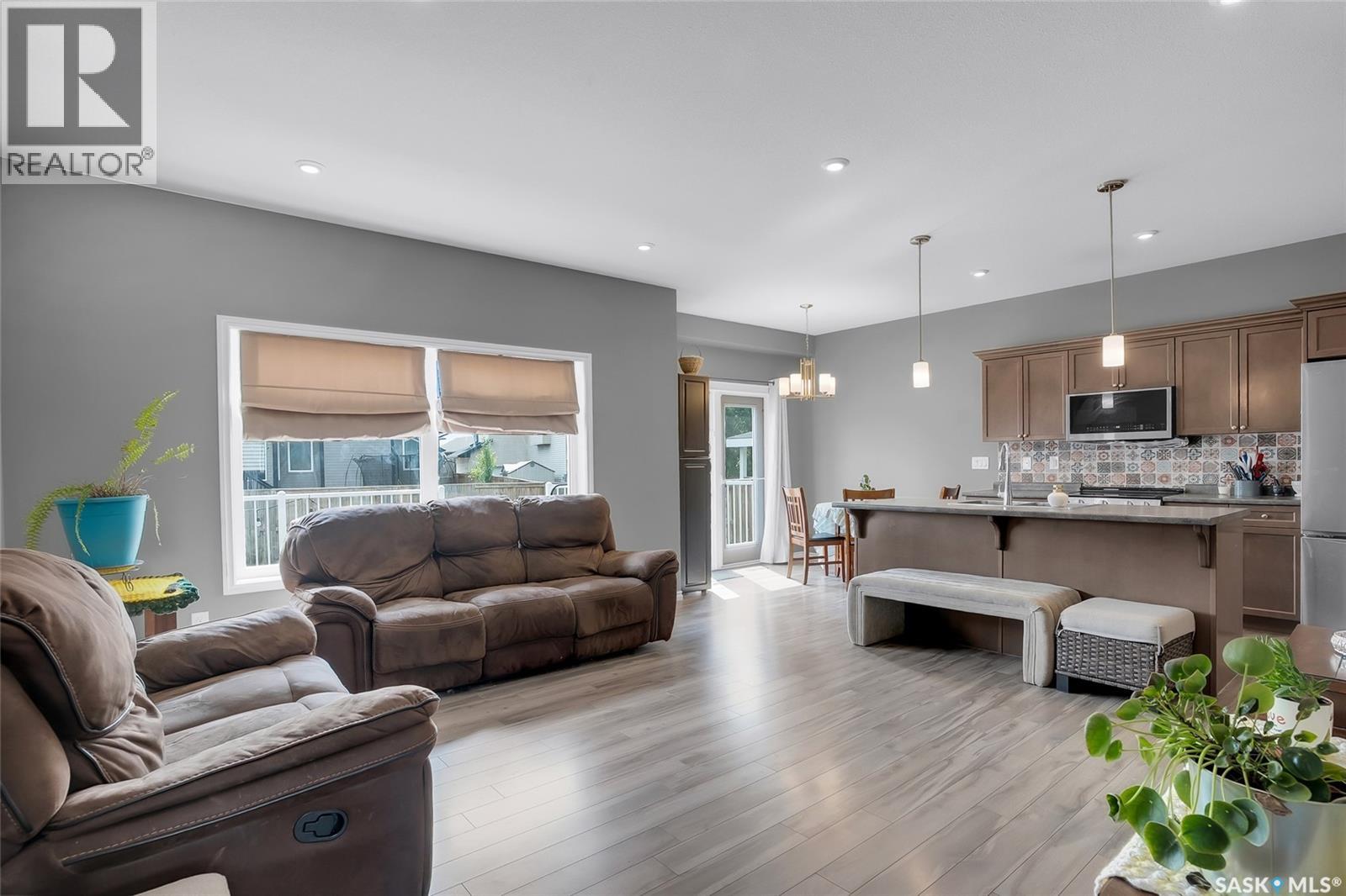 222 Pringle LANE - 4