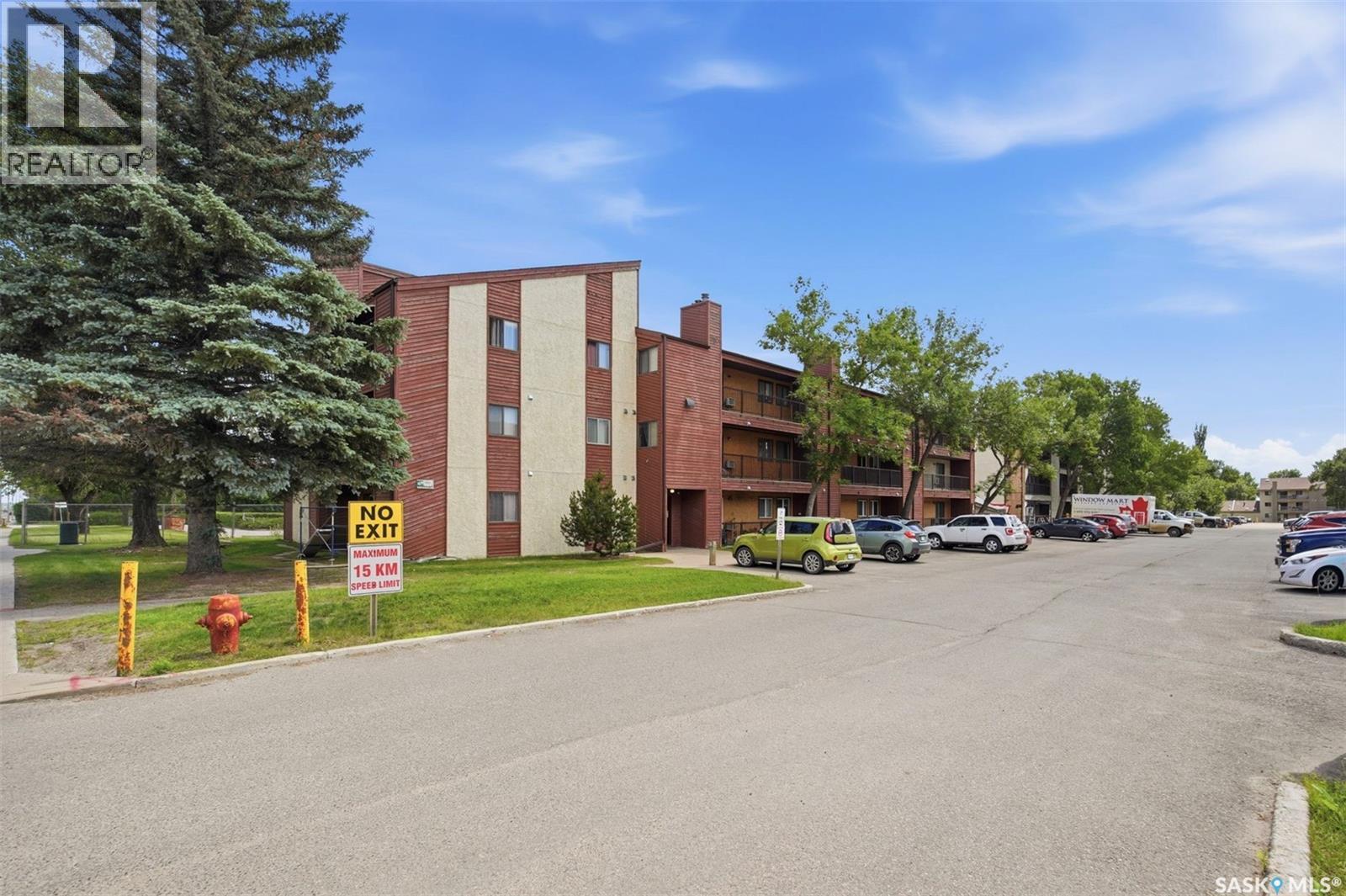 #105A 4040 8th STREET E - 1