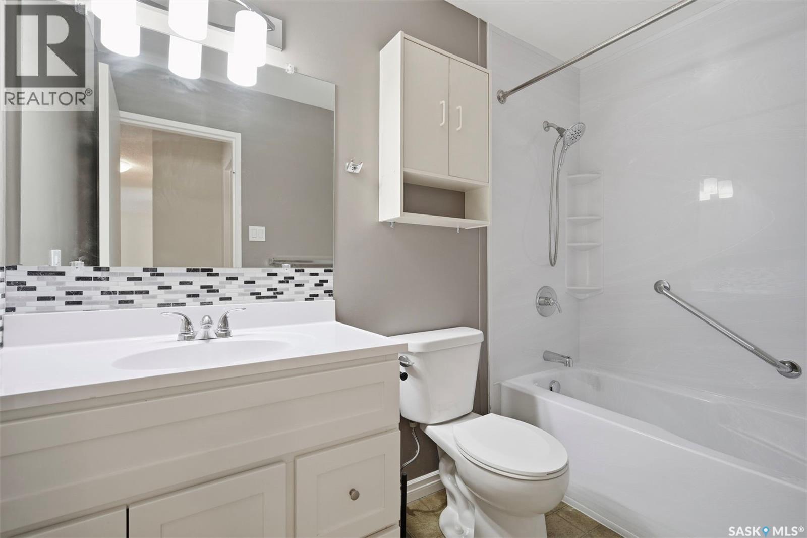 #105A 4040 8th STREET E - 12