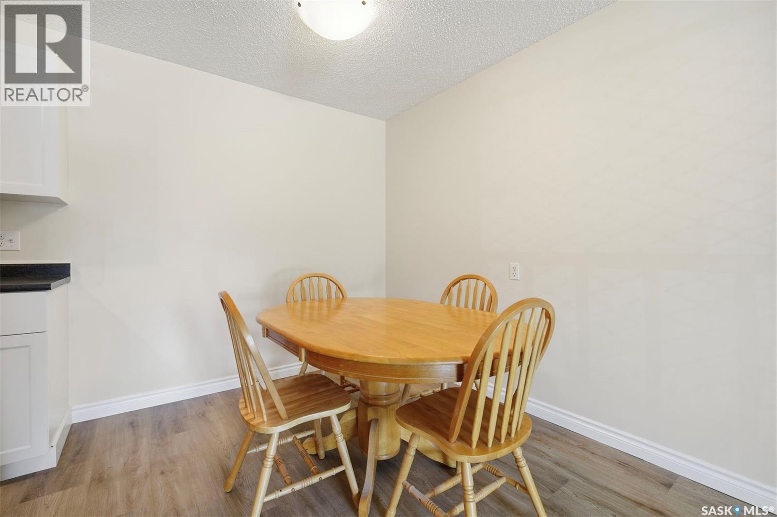 #105A 4040 8th STREET E - 5