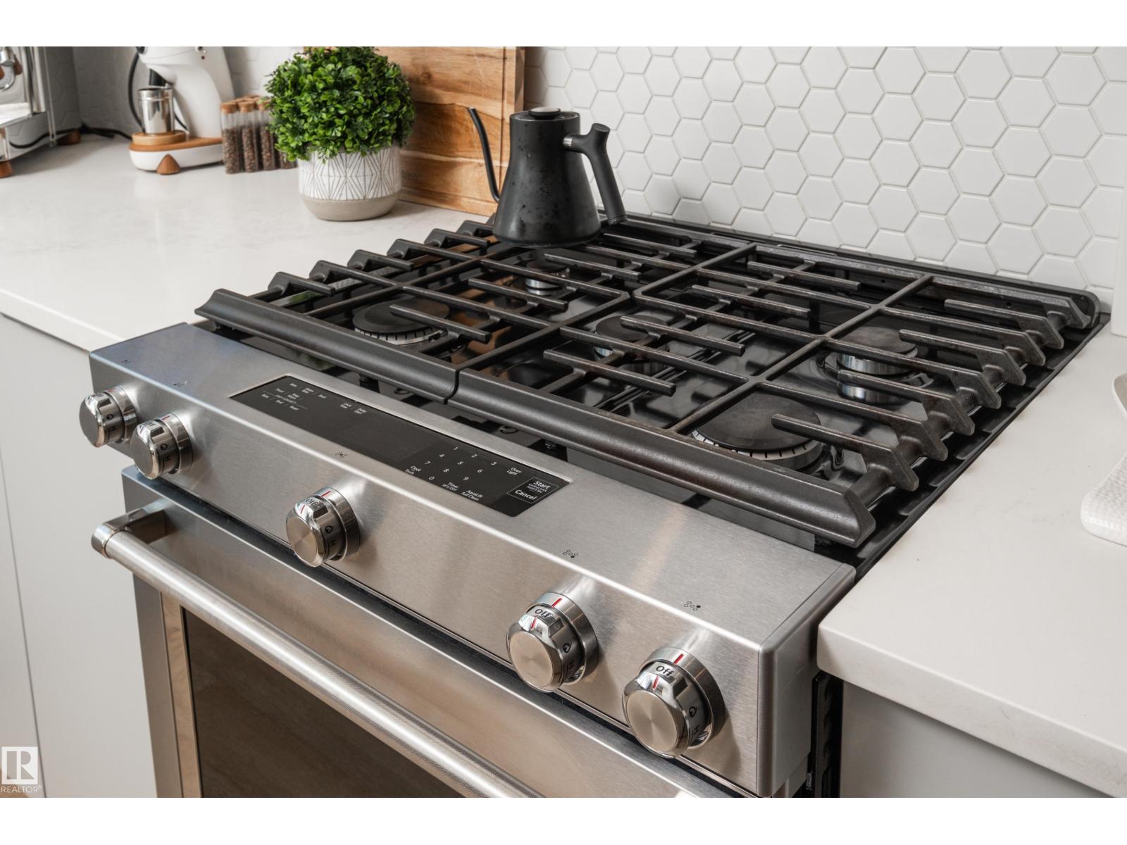 11013 75 ST NW - 16