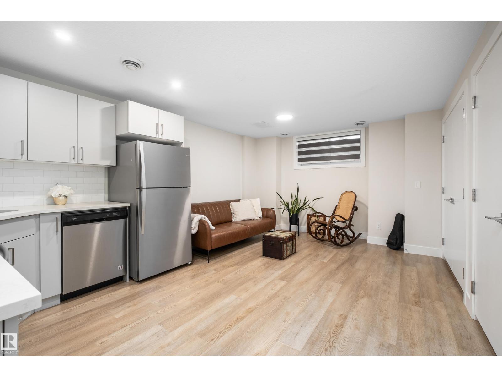 11013 75 ST NW - 34
