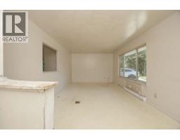 5754 Trout Lake Road, Halfmoon Bay, BC V7Z1H1 Photo 6