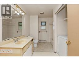 5754 Trout Lake Road, Halfmoon Bay, BC V7Z1H1 Photo 17