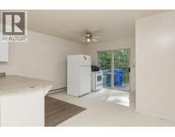 5754 Trout Lake Road, Halfmoon Bay, BC V7Z1H1 Photo 12