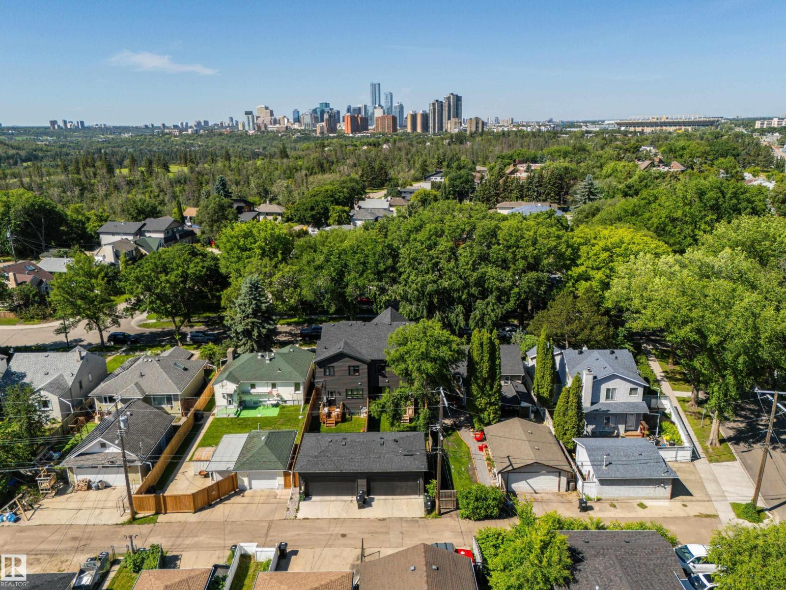 11013 75 ST NW - 2