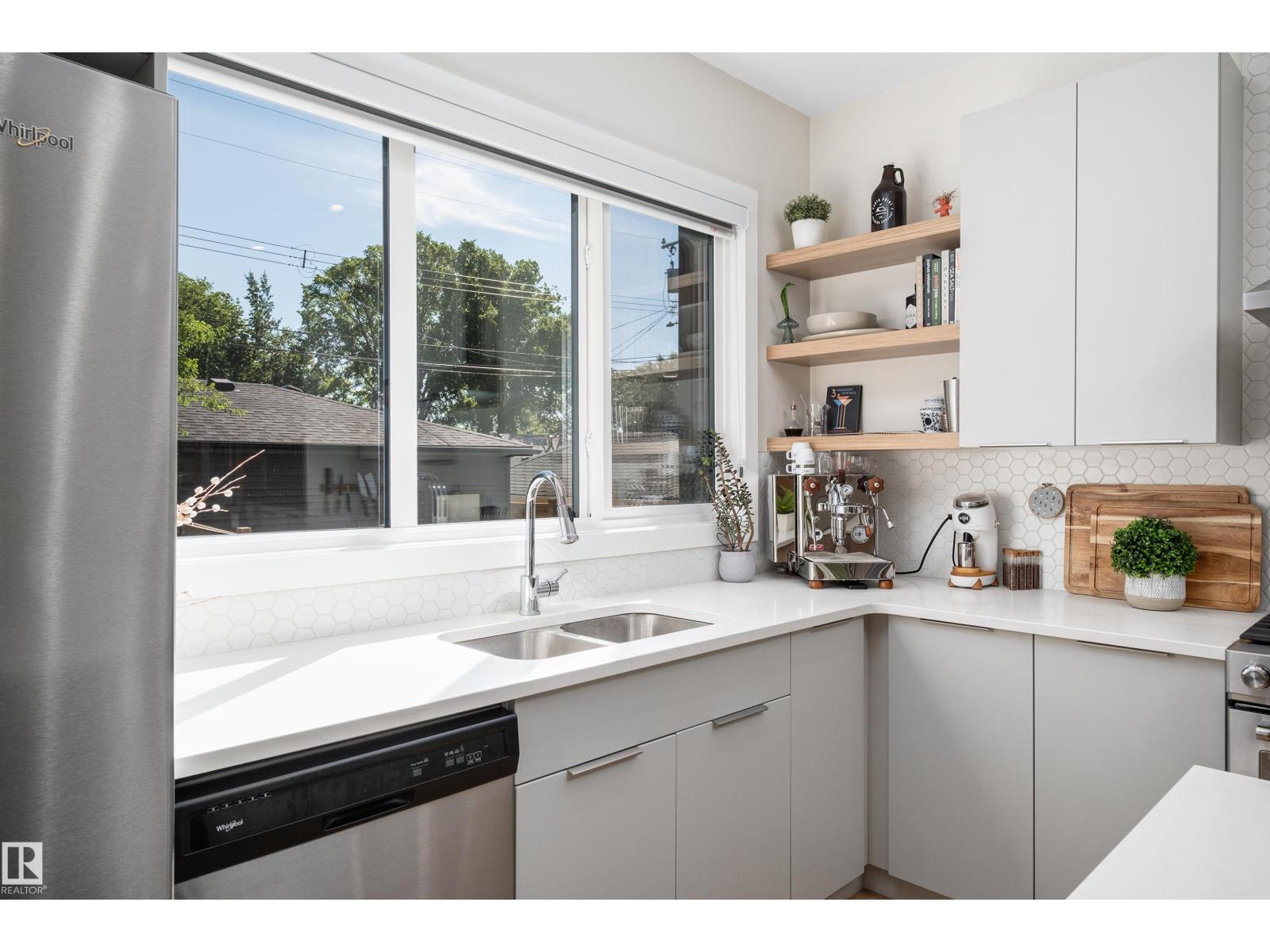 11013 75 ST NW - 15