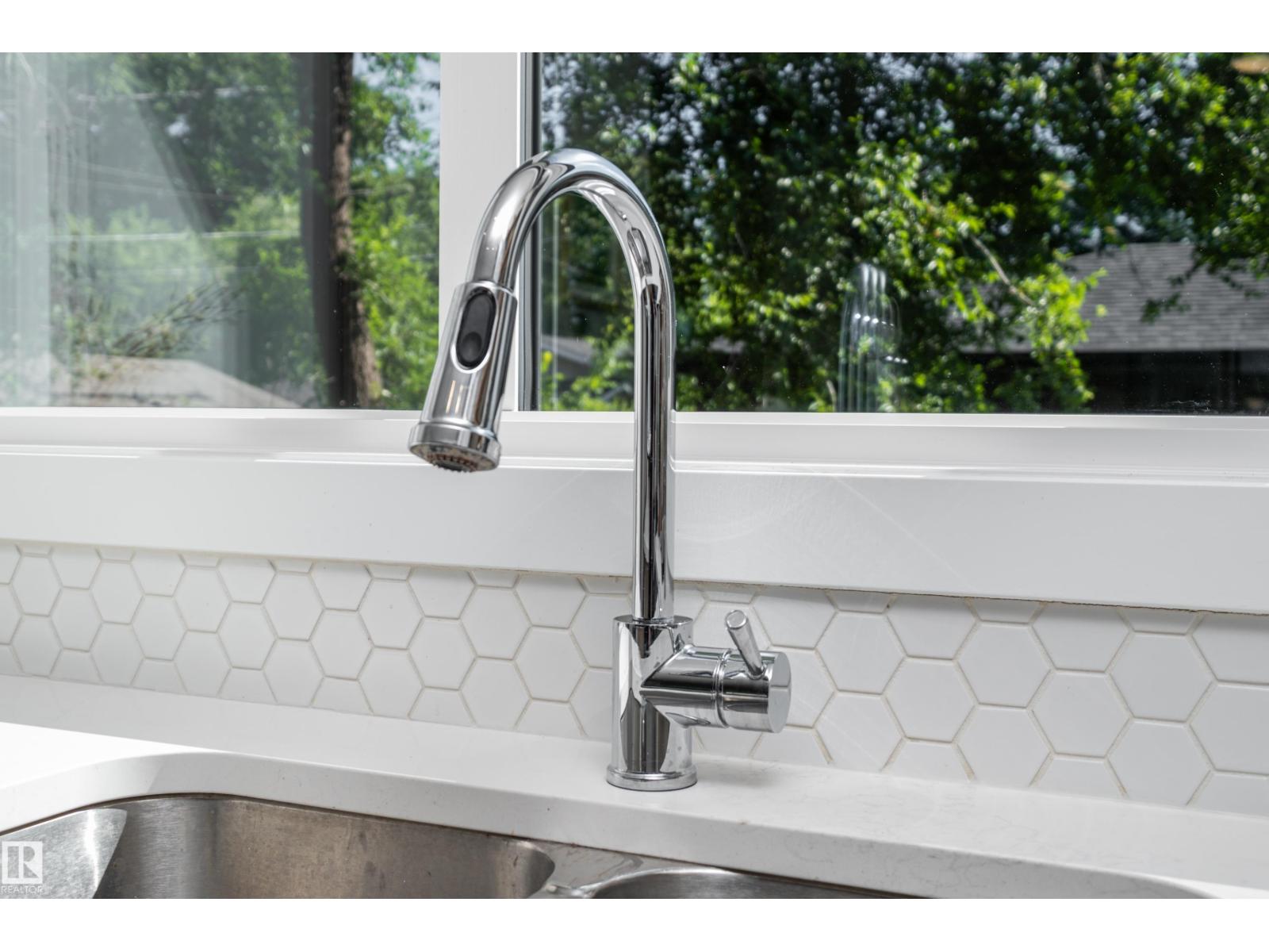 11013 75 ST NW - 13
