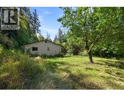 5754 Trout Lake Road, Halfmoon Bay, BC V7Z1H1 Photo 20