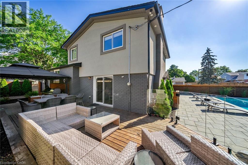 134 FAIRWOOD Place W - Image 37