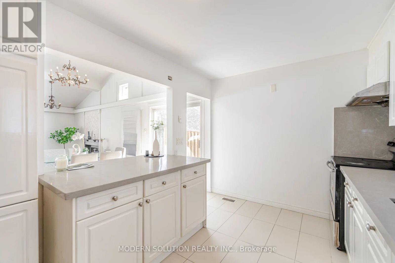 2557 MINDEMOYA ROAD - 12