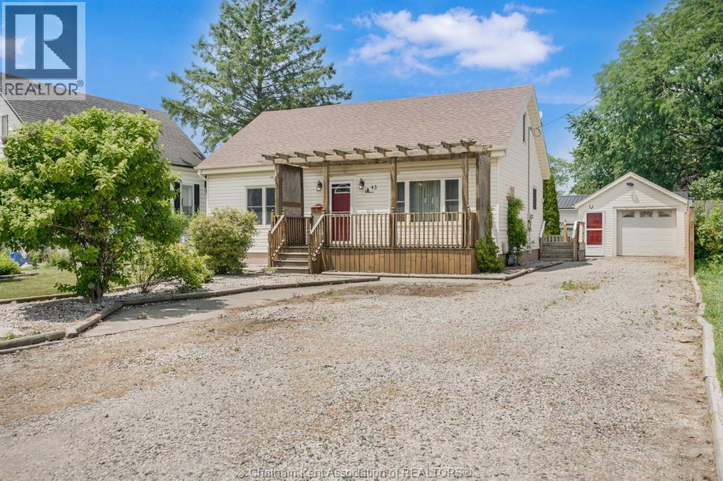 43 OXLEY DRIVE - 1