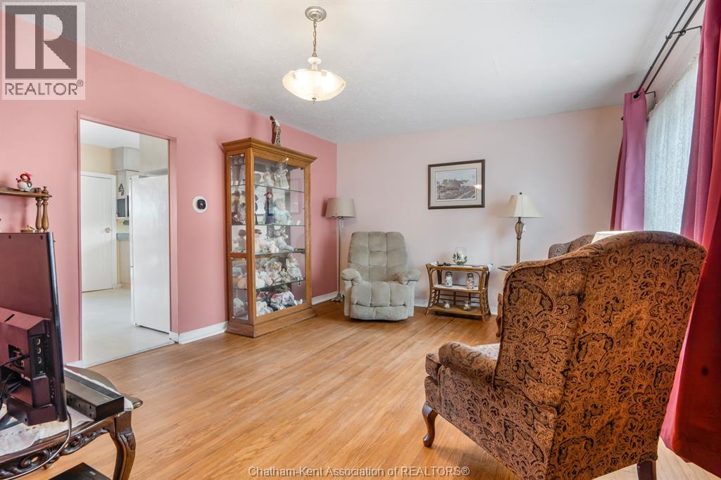 43 OXLEY DRIVE - 10