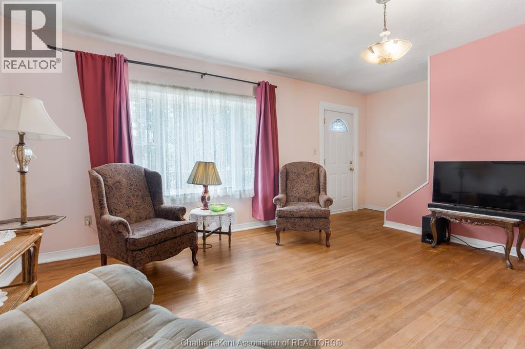 43 OXLEY DRIVE - 11