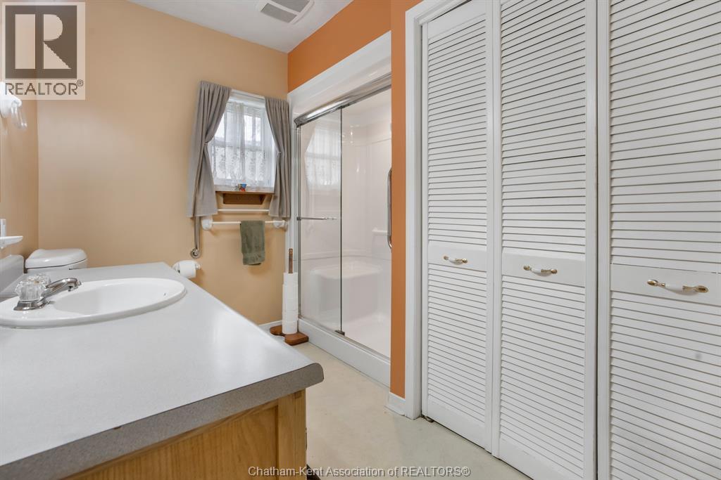 43 OXLEY DRIVE - 16