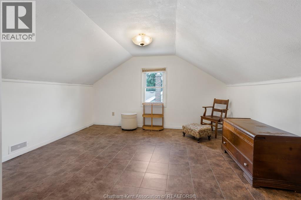 43 OXLEY DRIVE - 22
