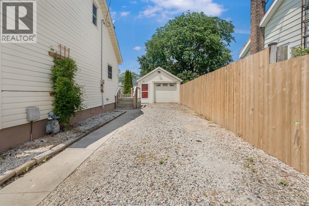 43 OXLEY DRIVE - 4