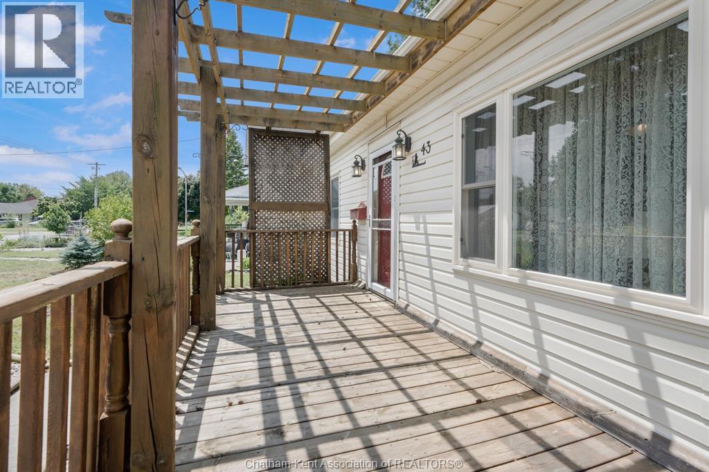 43 OXLEY DRIVE - 7
