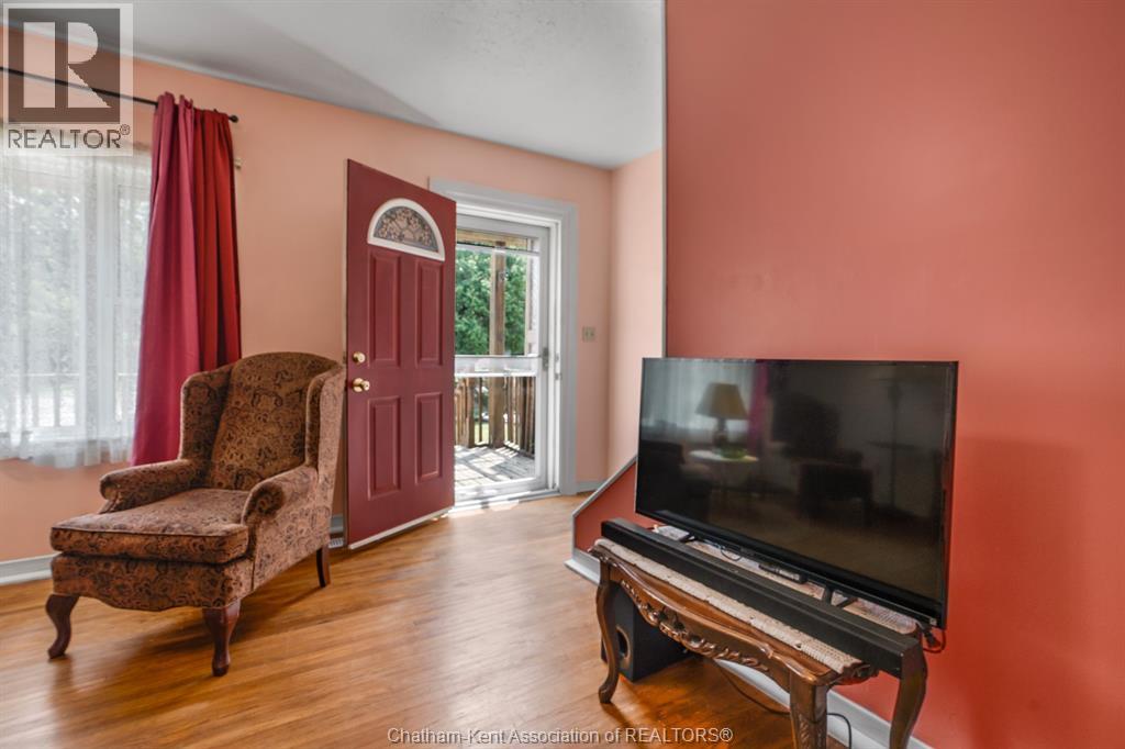 43 OXLEY DRIVE - 9