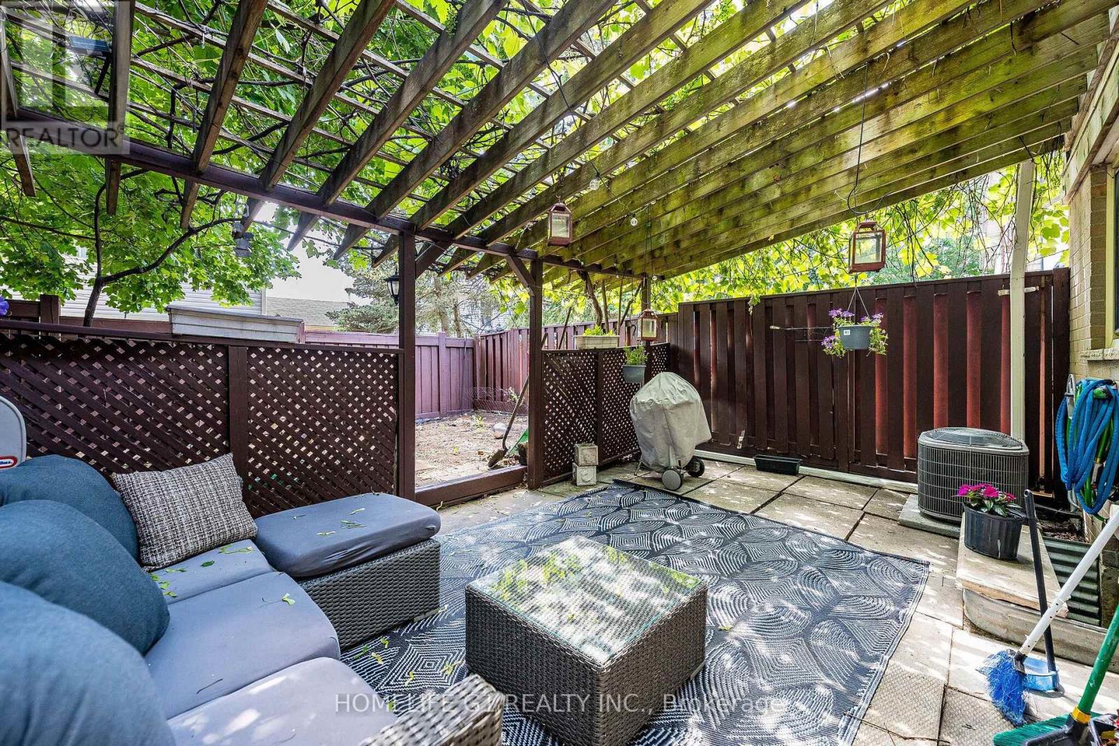 48 THATCHER COURT - 32