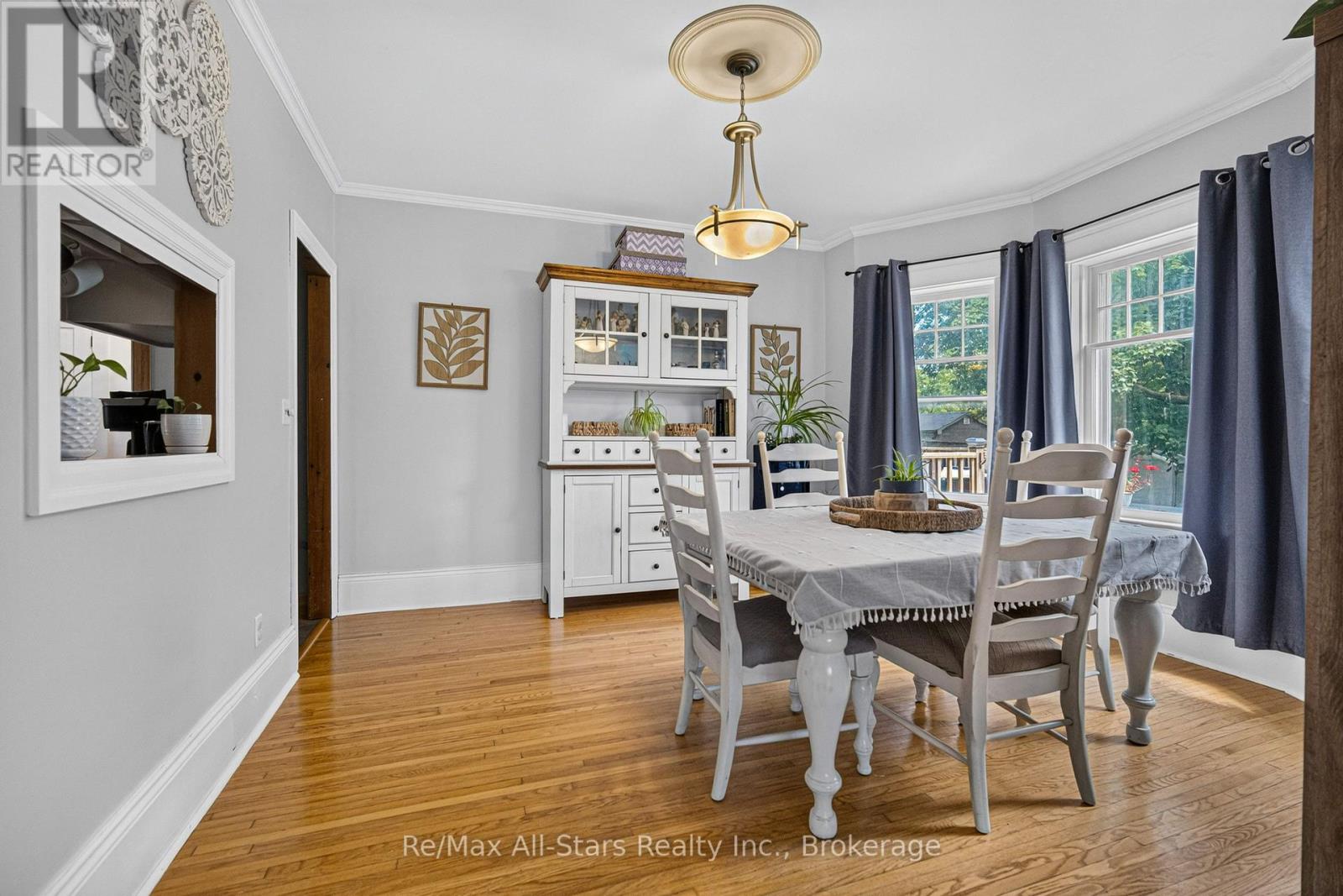 18 STURGEON ROAD N - 10