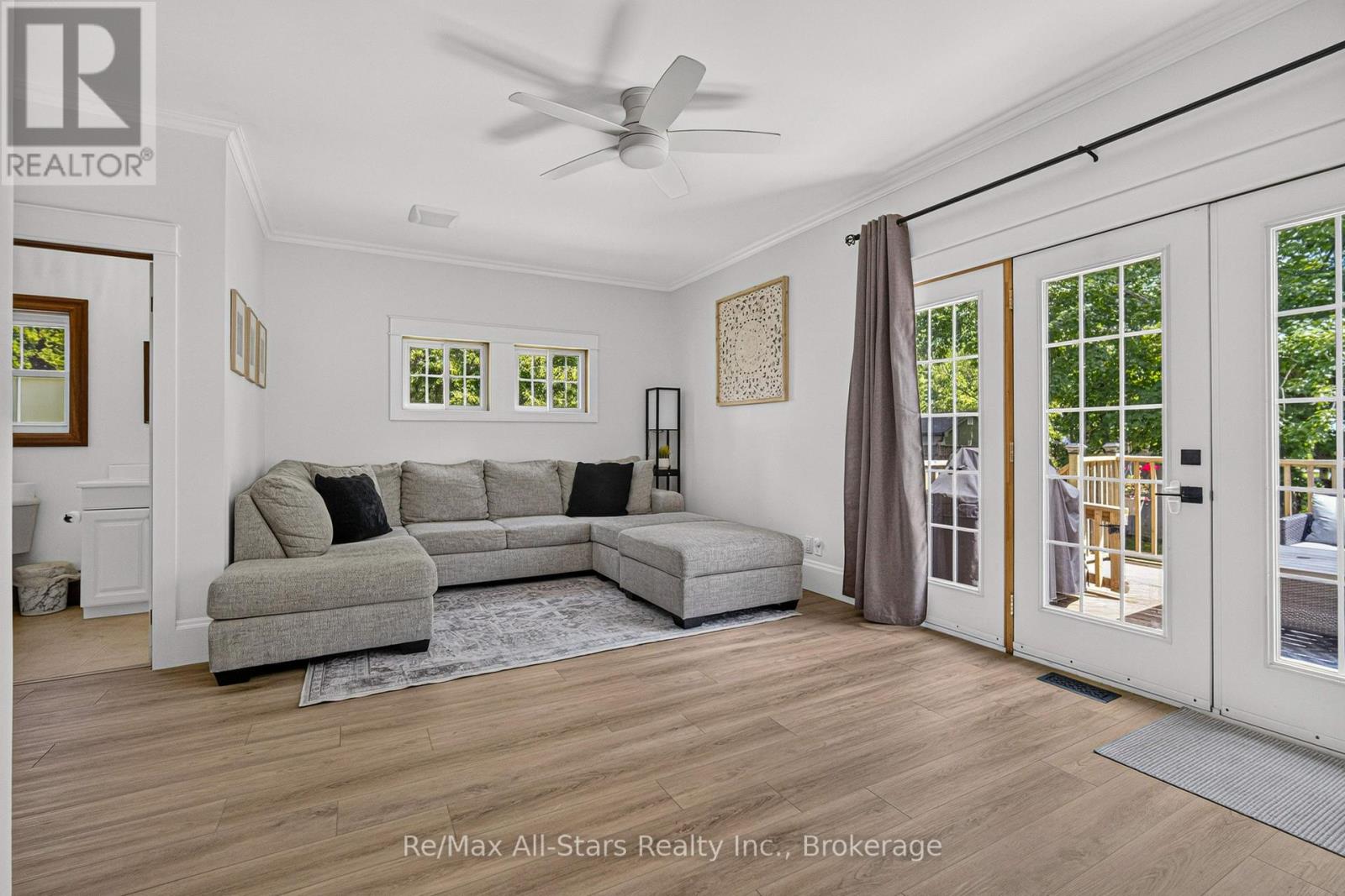 18 STURGEON ROAD N - 15