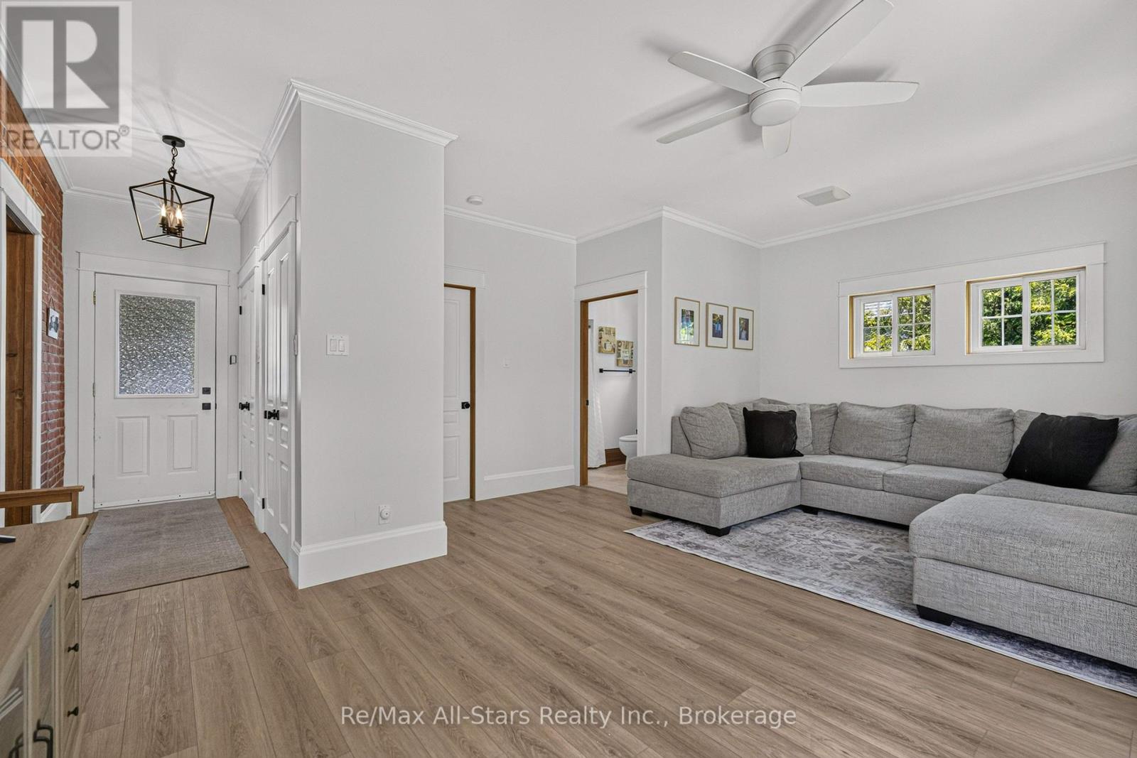 18 STURGEON ROAD N - 16
