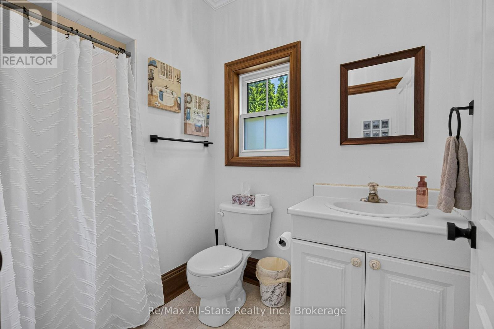 18 STURGEON ROAD N - 18