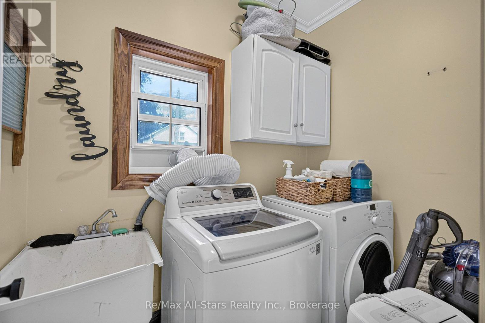 18 STURGEON ROAD N - 19