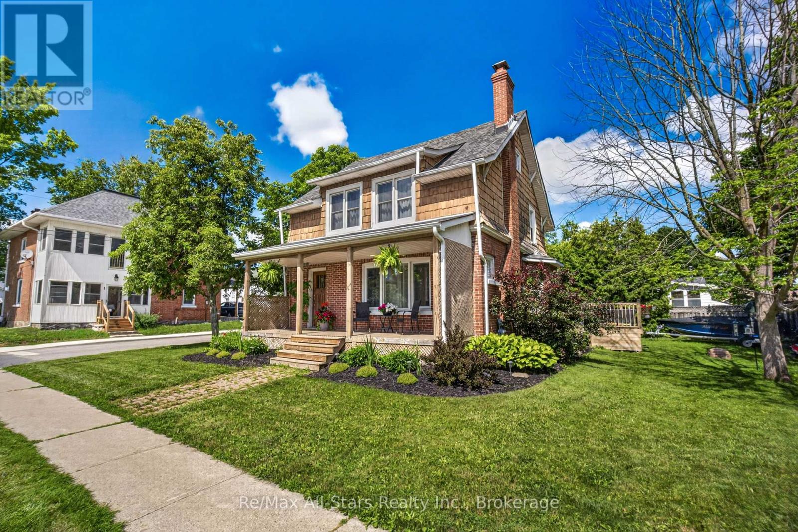 18 STURGEON ROAD N - 2