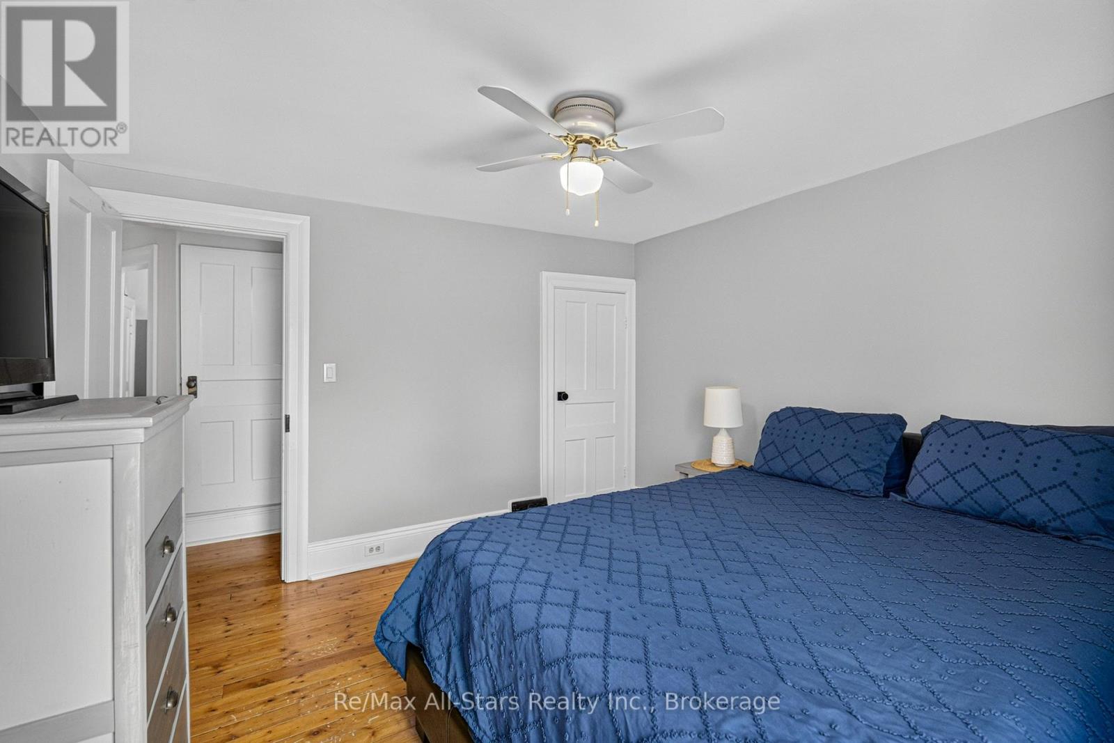 18 STURGEON ROAD N - 23