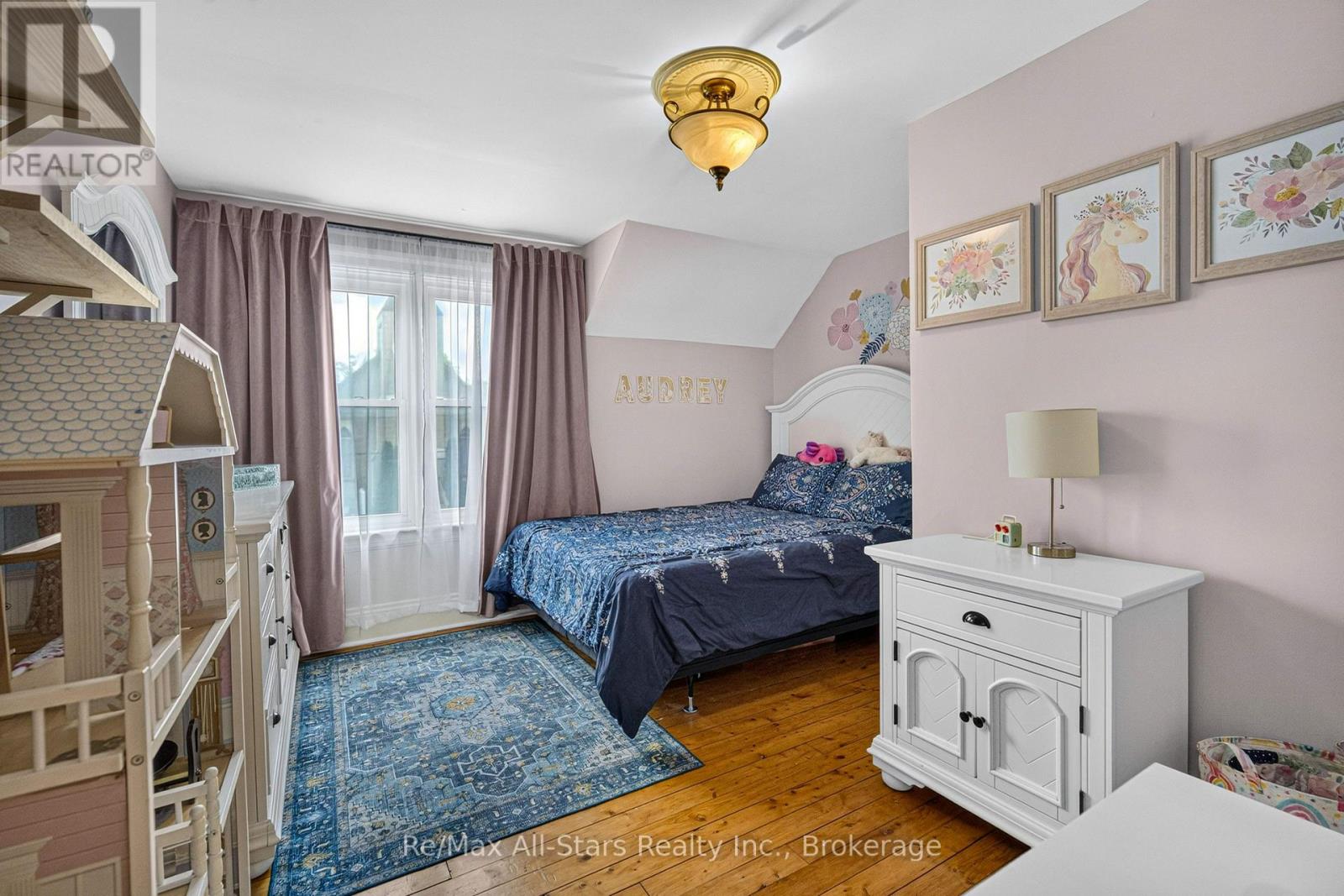 18 STURGEON ROAD N - 24