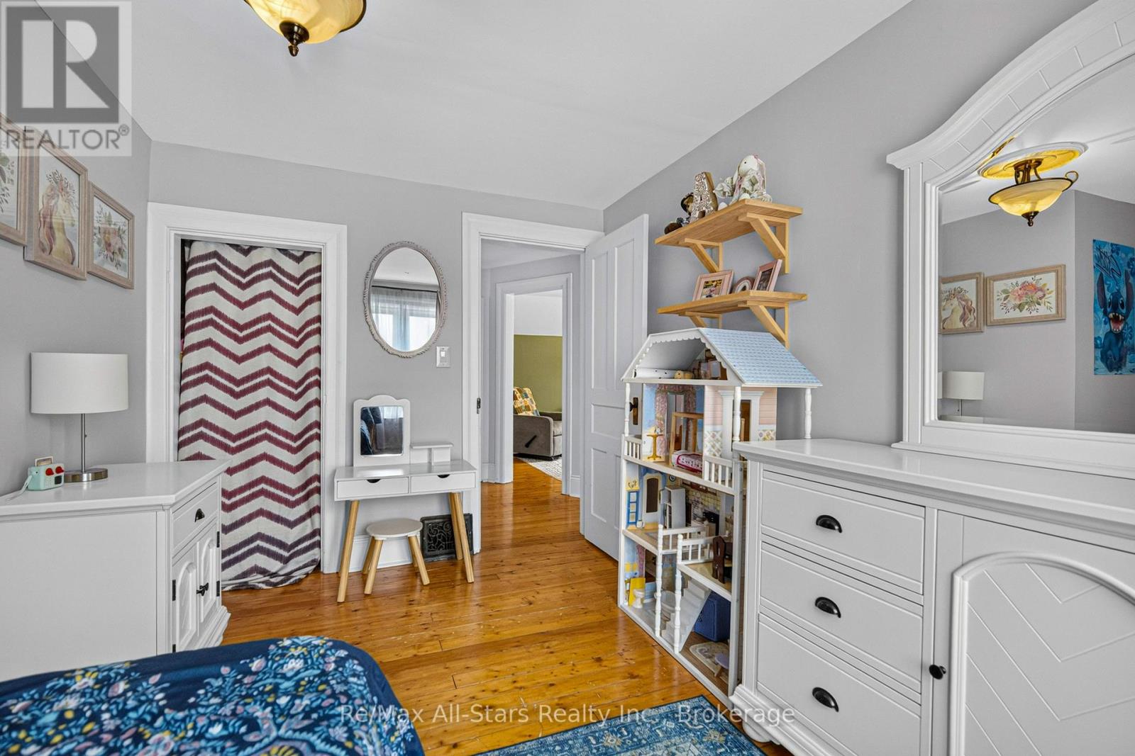 18 STURGEON ROAD N - 25