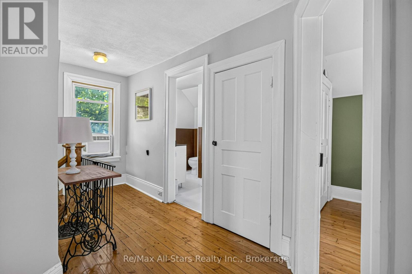18 STURGEON ROAD N - 30