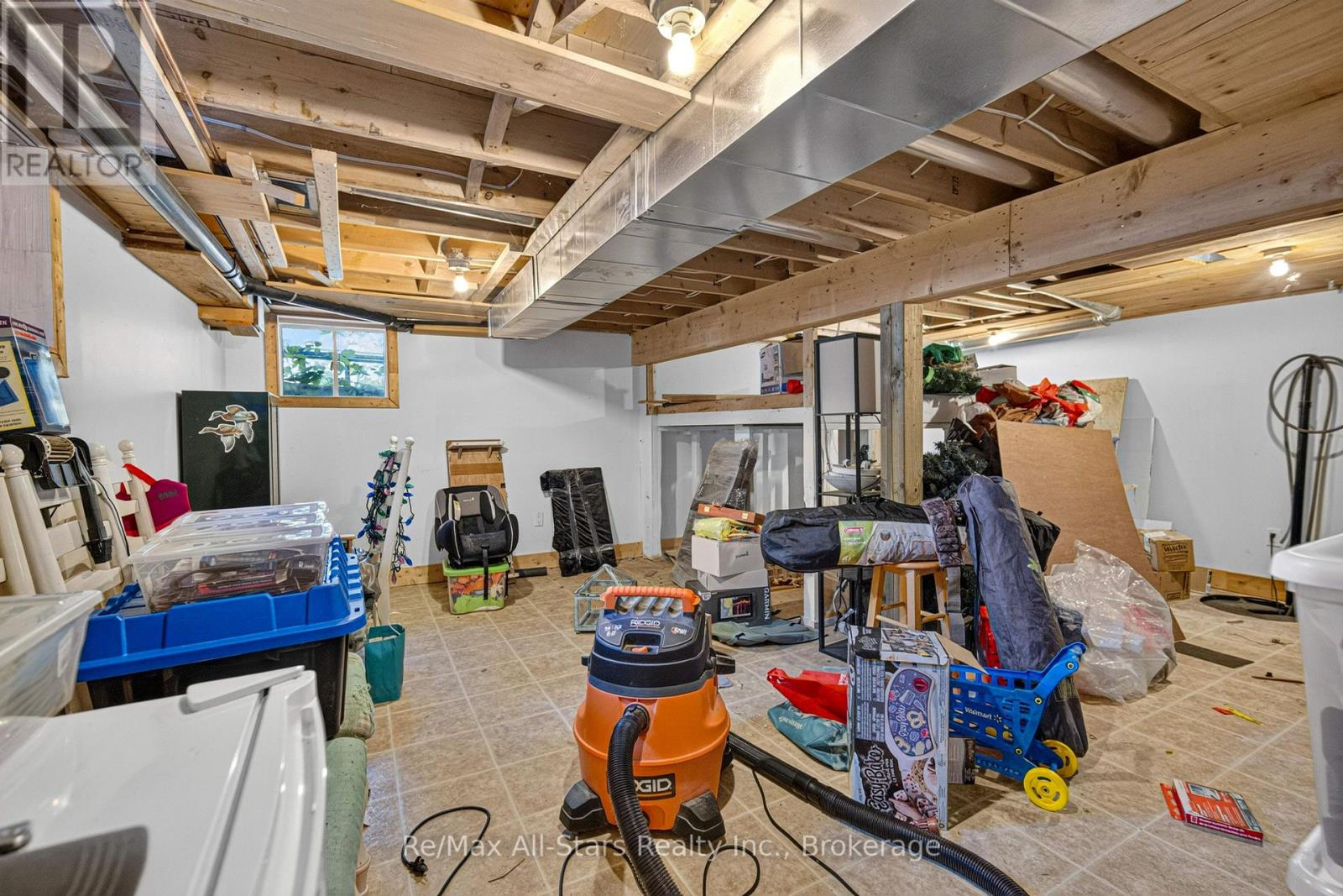 18 STURGEON ROAD N - 33