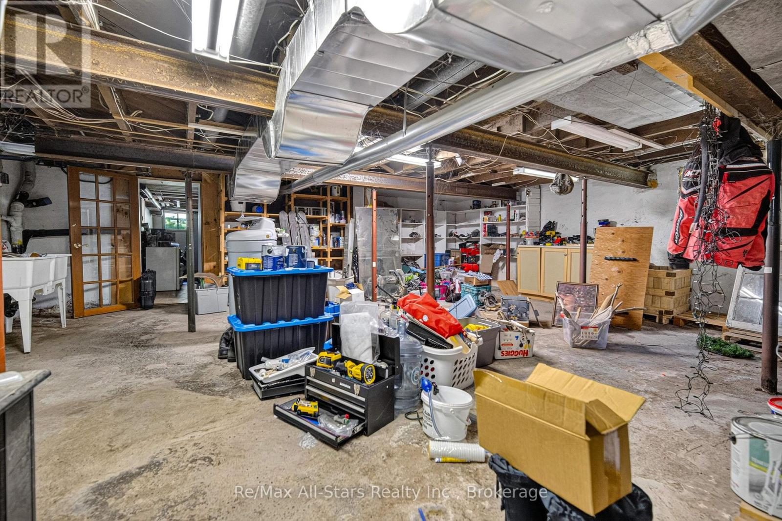 18 STURGEON ROAD N - 34