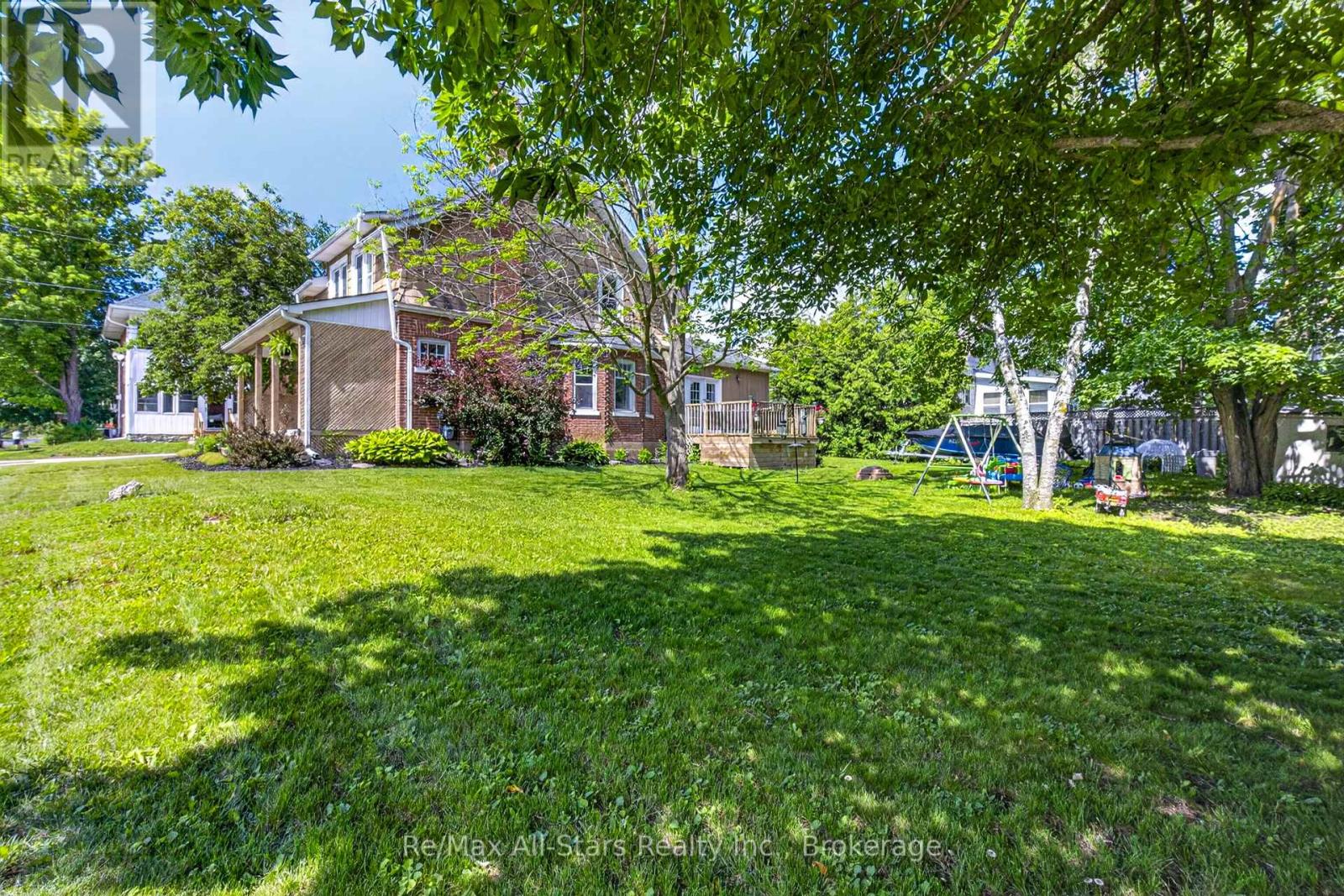 18 STURGEON ROAD N - 37