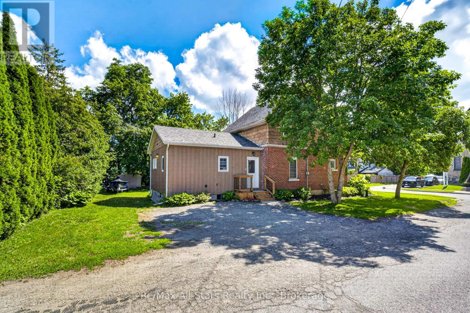 18 STURGEON ROAD N - 4