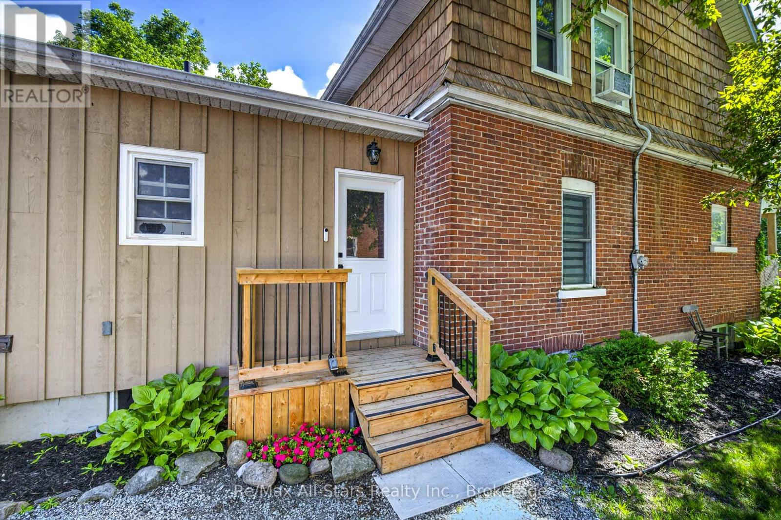 18 STURGEON ROAD N - 5