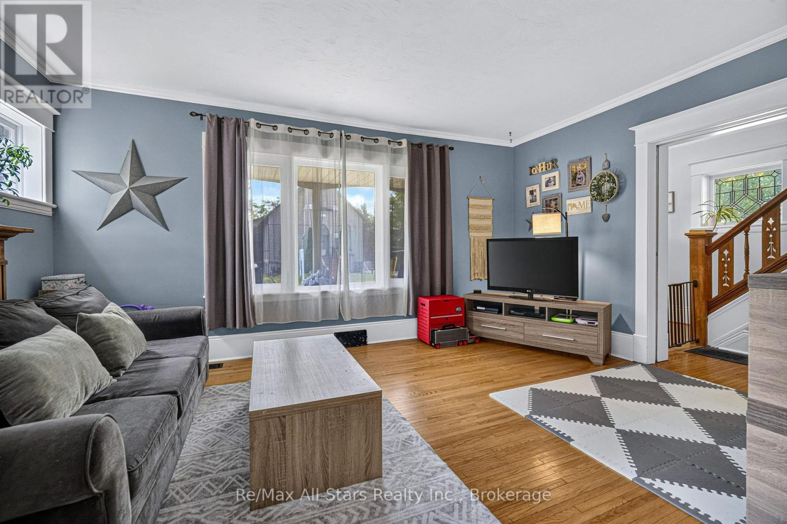 18 STURGEON ROAD N - 8