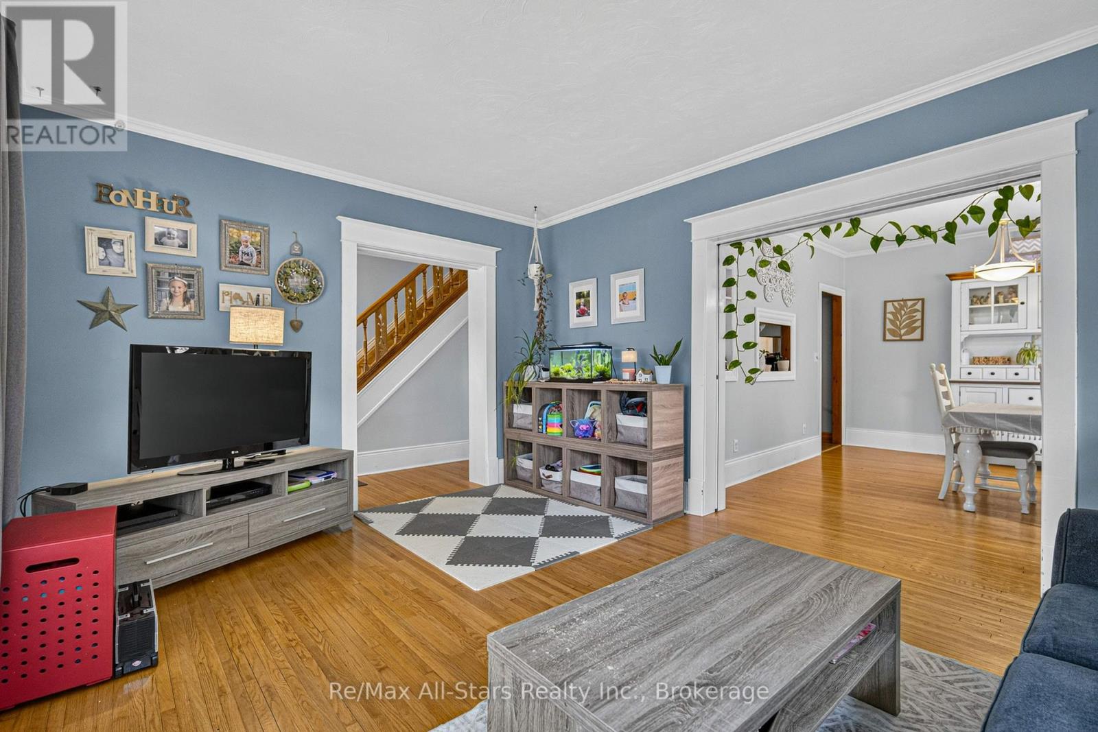 18 STURGEON ROAD N - 9