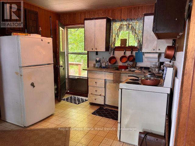 275 FARADALE DRIVE - 11