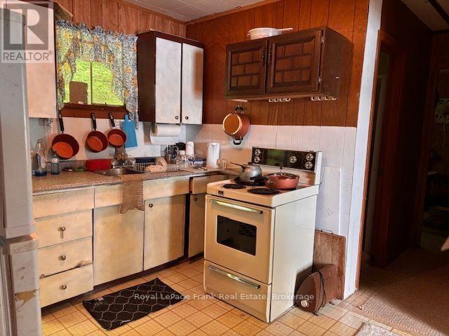 275 FARADALE DRIVE - 12